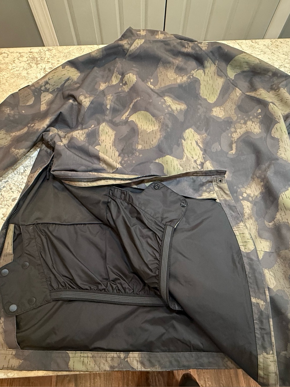 O’Neill Snowboard Jacket - Picture 2 of 5